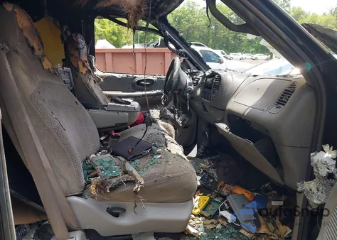 2001 Ford F-150 Lariat/Xl/Xlt z USA, uszkodzony, nr VIN 1FTRX18L51NA38125